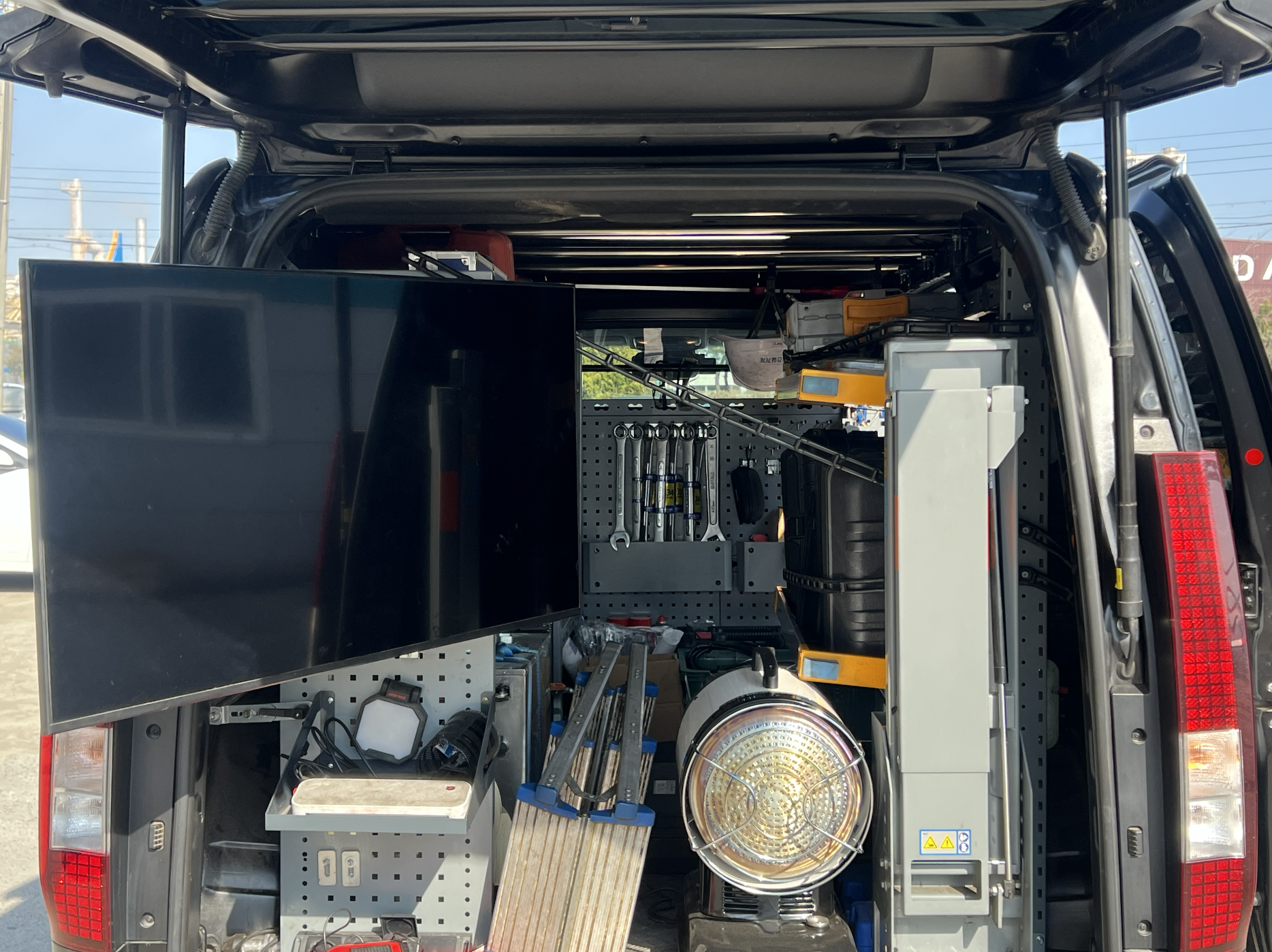 DS건설기계 진단차량 내부